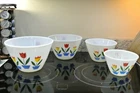 BEAUTIFUL VINTAGE FIRE KING TULIPS 4 PC MIXING BOWL SET 6.5" 7.5" 8.5" 9.5" Q256