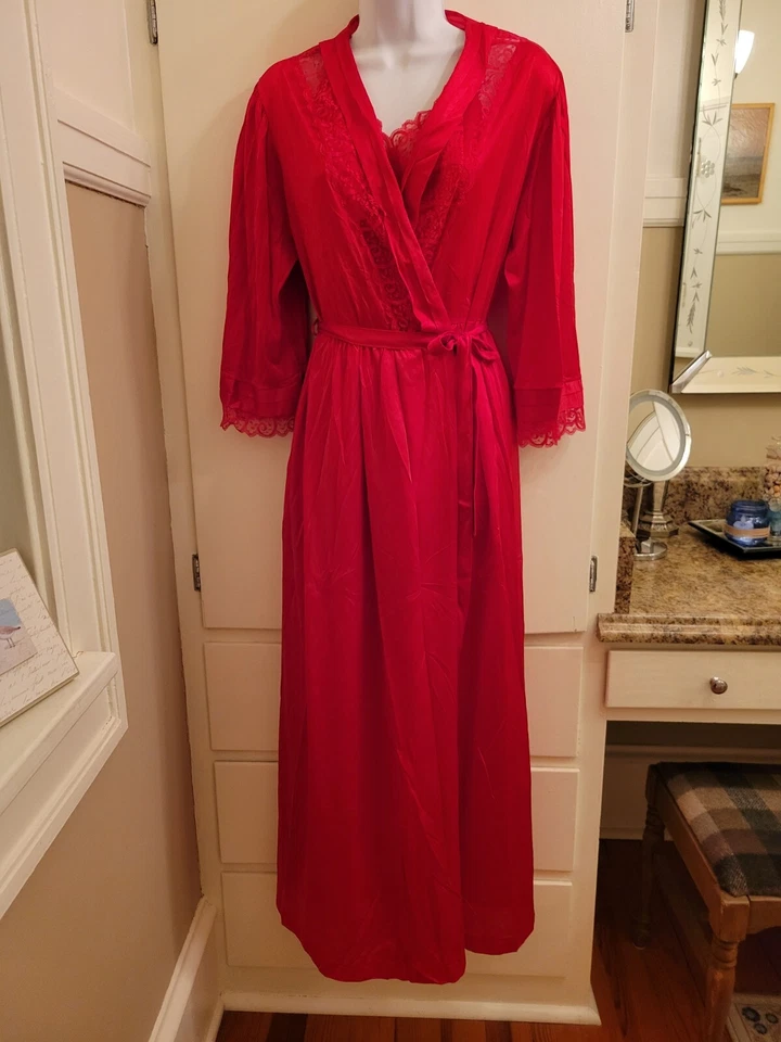 VINTAGE GILEAD MAXI PEIGNOR RED NIGHTGOWN ROBE 2 PC SET SATIN LACE MEDIUM LARGE - Image 4 of 4