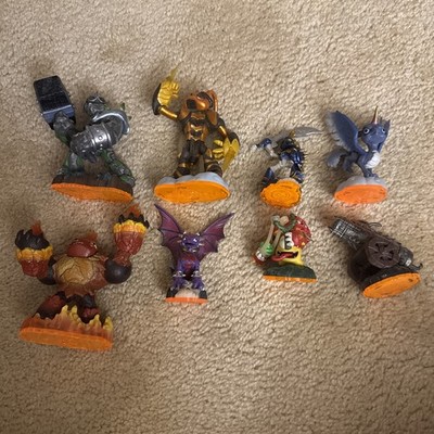 Lot of 8 Assorted Skylanders Action Figures