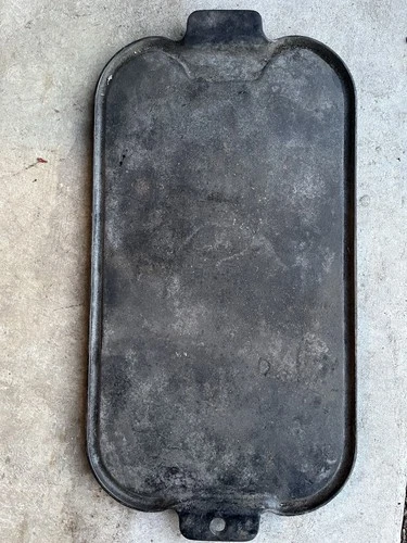 VINTAGE WAGNER WARE CAST IRON 17" GRIDDLE STYLIZED LOGO & Makers Mark B