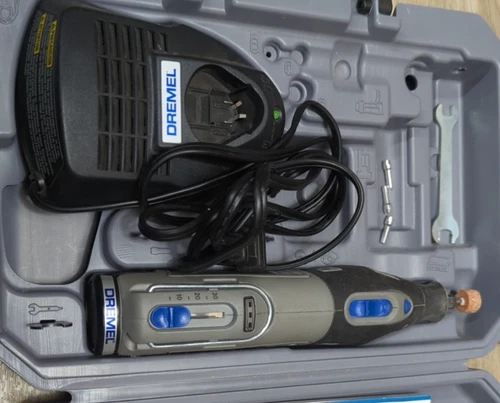 Dremel 8200 Cordless Multi Speed Rotary Tool Kit W/ Battery Charger Case
