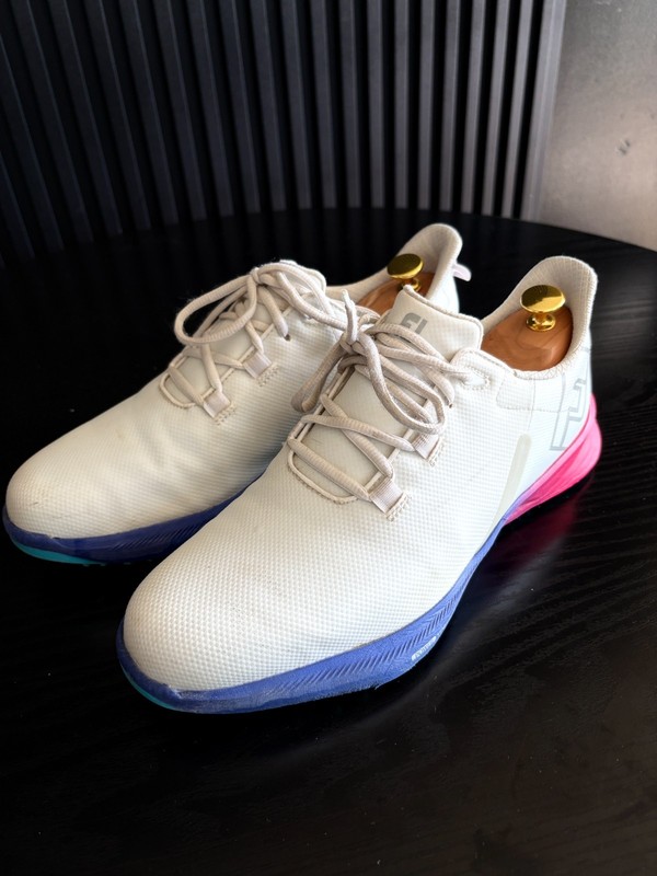 FootJoy FJ Fuel 55455 Mens Size 9.5 Waterproof Spikeless Golf Shoes White Pink