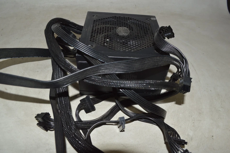 Cooler Master MPX-6501-AMAAB 650W 80 Plus Power Supply - Image 3 of 4