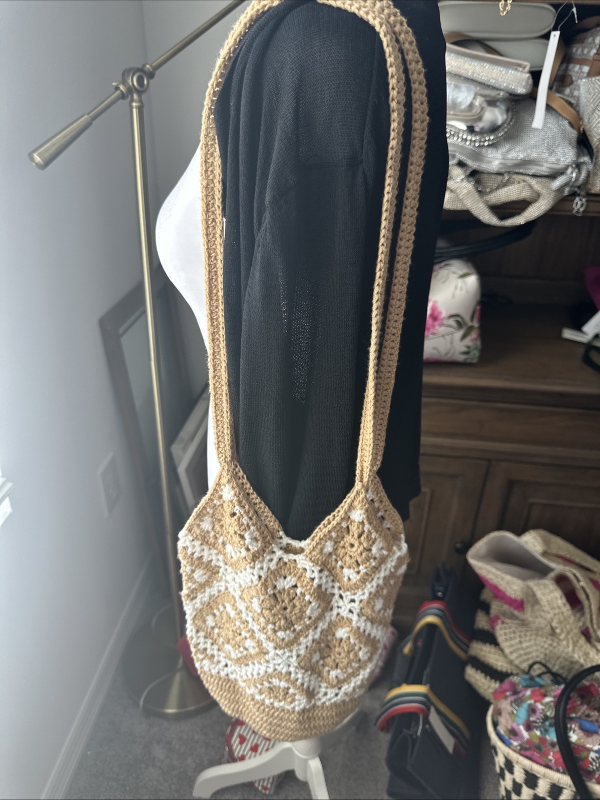 Picture 1 of 6