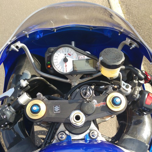 Suzuki GSXR 1000 K1 Road Track - Picture 8 of 12