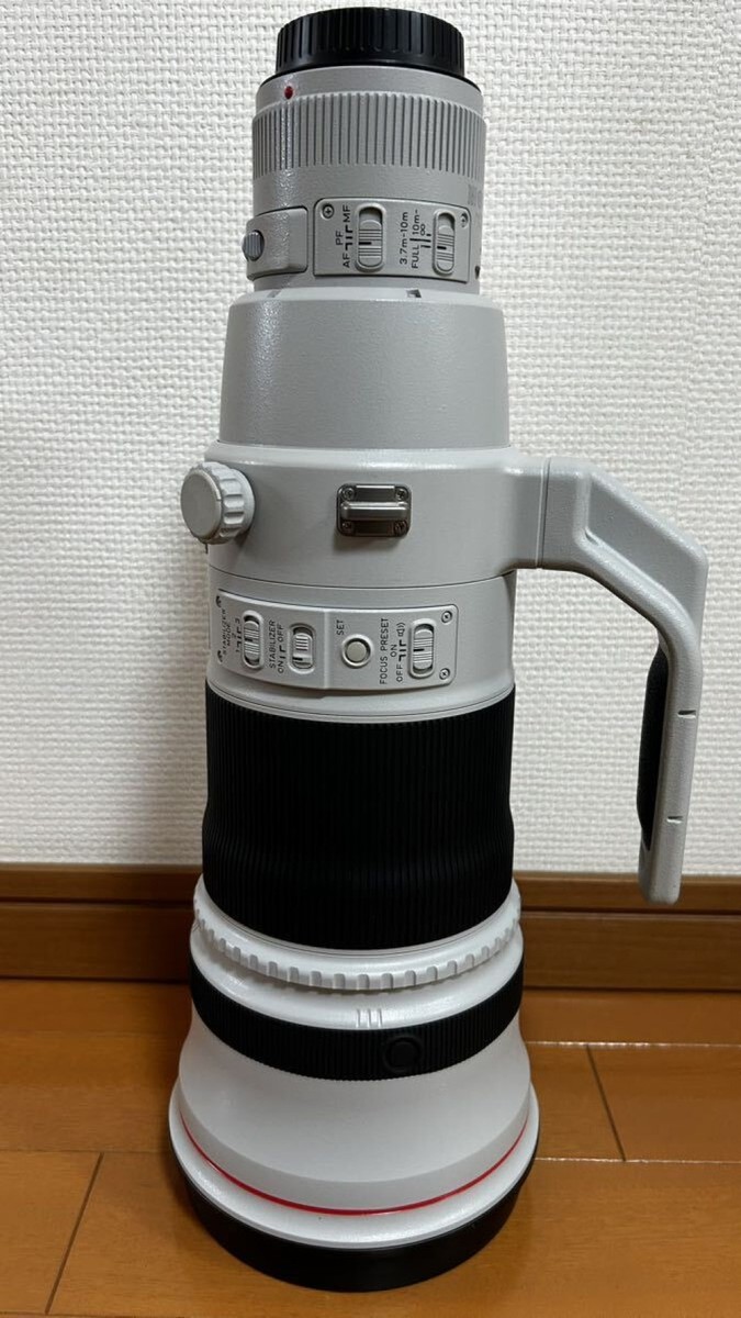 Canon EF 500mm f/4 L IS II USM Lens + Hood Mint in Trunk Canon EF 500mm f/4 L IS II USM Lens + Hood Mint in Trunk