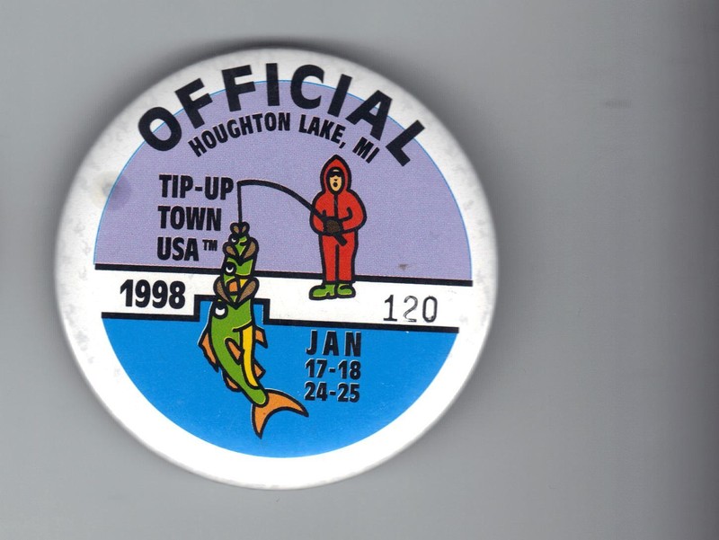 1998 TIP UP TOWN OFFICIAL BADGE PIN PINBACK-MICHIGAN DNR DEER FISHING PATCHES