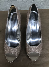 David' Bridal preowned Champagne Sparkle/Rochelle open Toe pumps, heels SIZE 8M