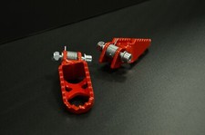 Repose pieds SWM RSGS/TF1 rouge  -- SWM RSGS/TF1 red footpegs