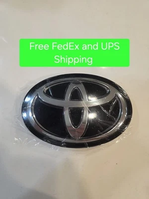 53141-42021 Toyota RAV4 2016,2017,2018 Front Grille Emblem Logo Radar - Image 1 of 3