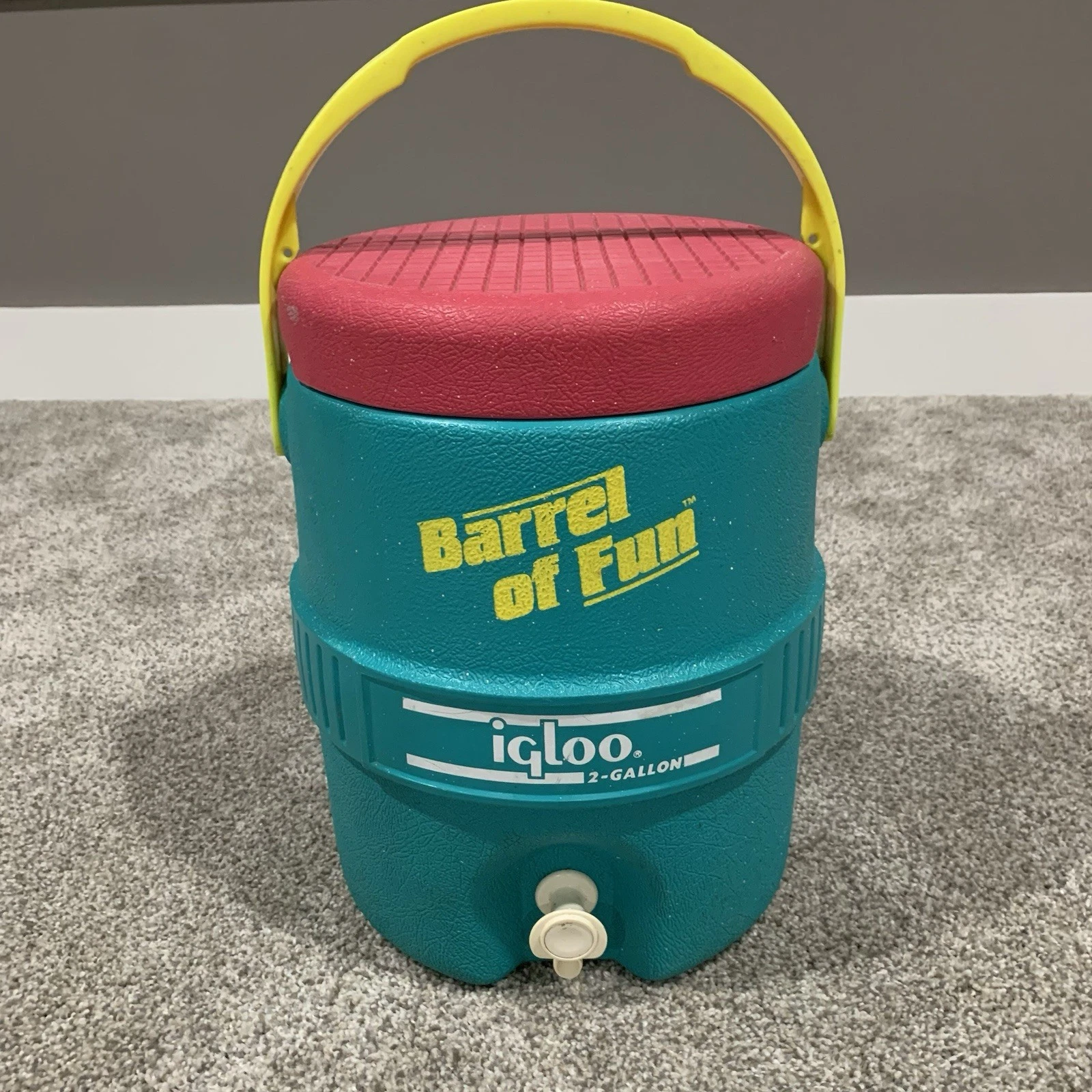 Igloo 2-Gallon Barrel of Fun Turquoise Pink Yellow Retro Drink Cooler Vintage