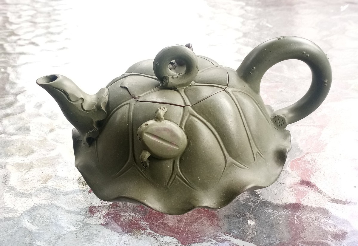 Yixing Zi Ni Purple Clay Frog Snail and Turtle Theme Green Tea Pot