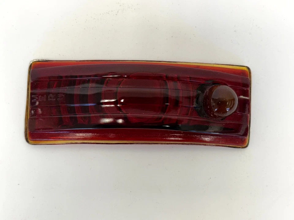 Lámpara de luz trasera izquierda Desoto S-7 1940 lente roja 856702 NOS. Foto 4 de 4