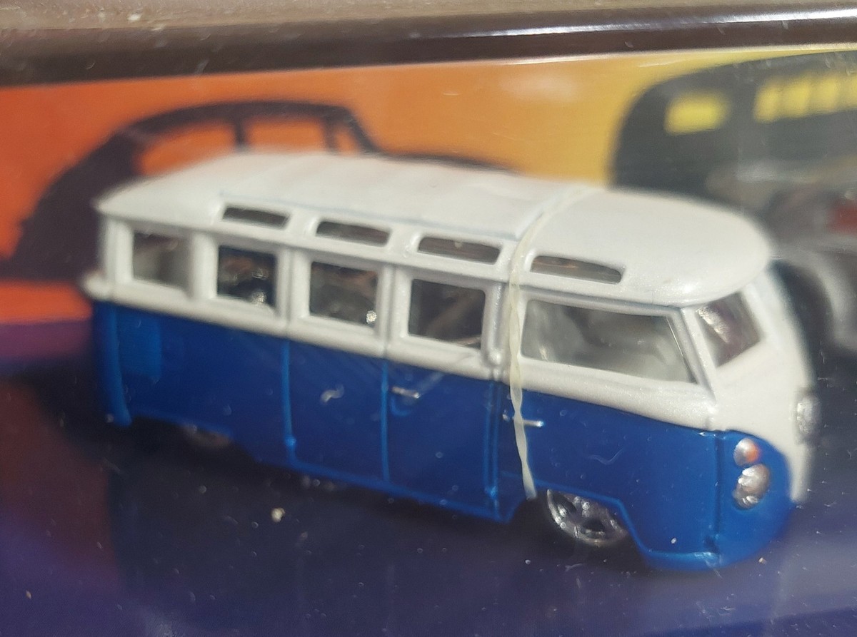 100% Hot Wheels Hot & Classic Bugs & Buses Set - Volkswagen