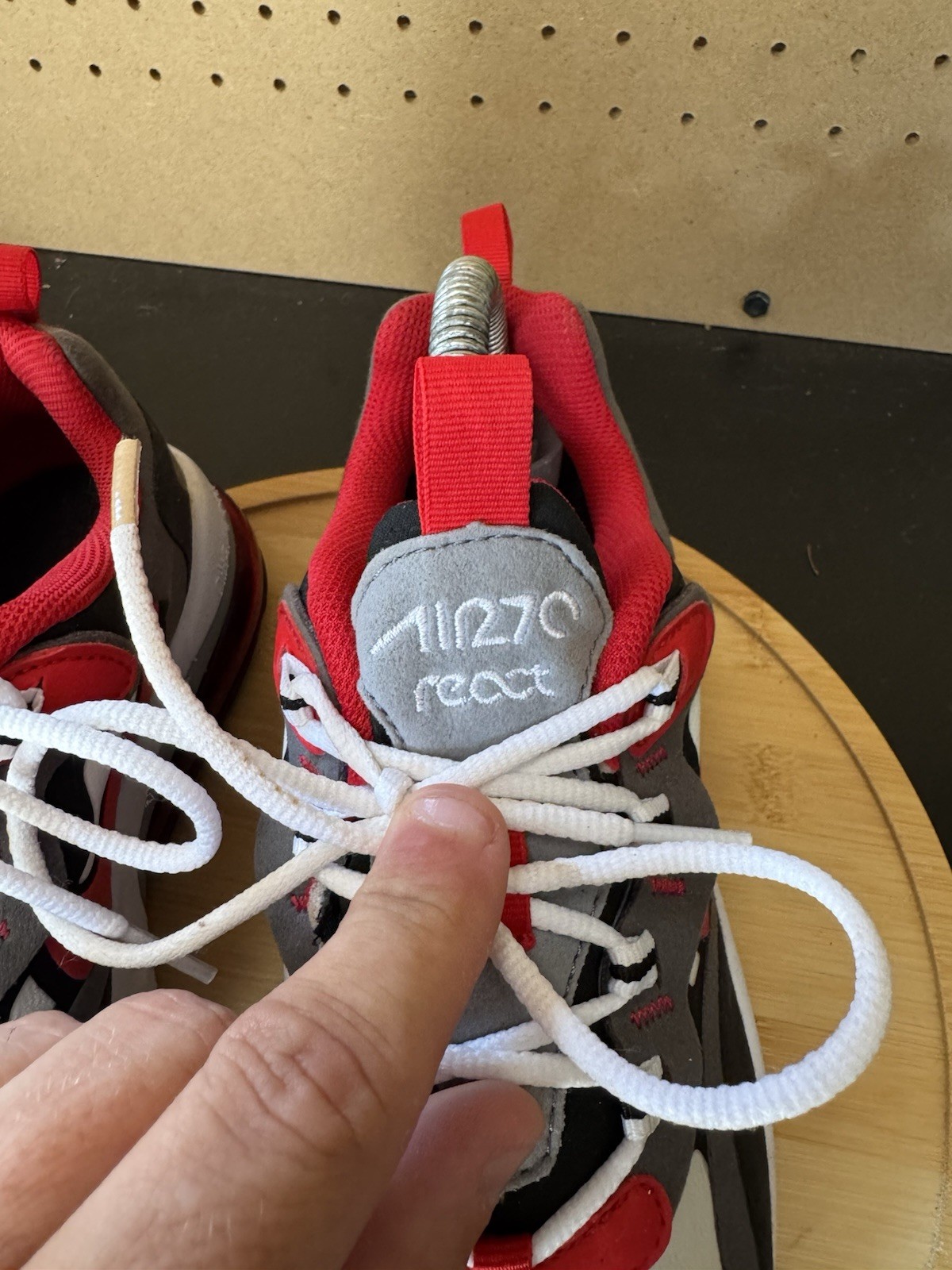 SAOLA Scarpe da corsa Nike Air Max 270 React ragazzo 5 anni BQ0103 011 bianco rosso sneakers usate in ottime condizioni