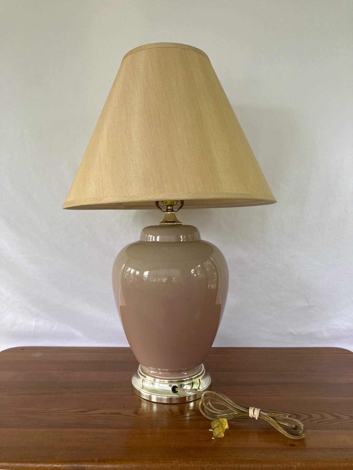 Vintage Magnificent Magnolia Hand-Painted Chinoiserie Style Table Lamp