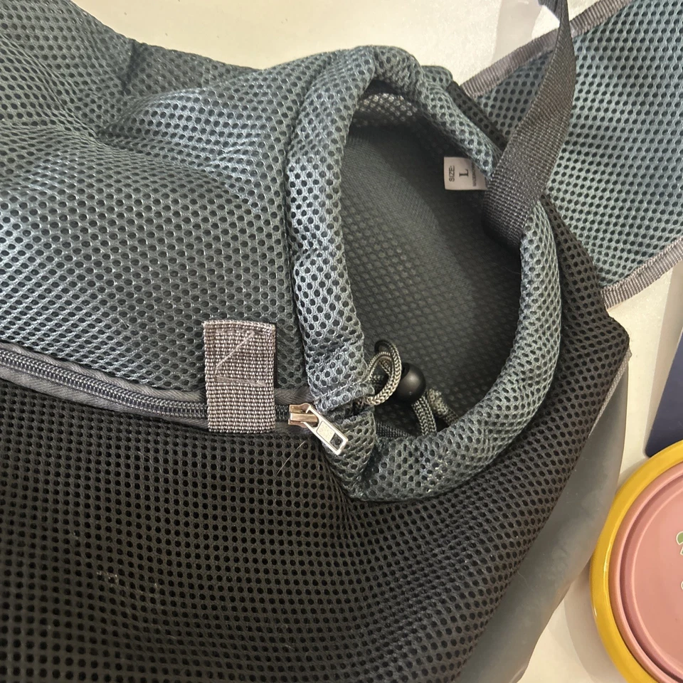 Pet,puppy sling carry bag,small dog with travel bowl - Image 2 of 4