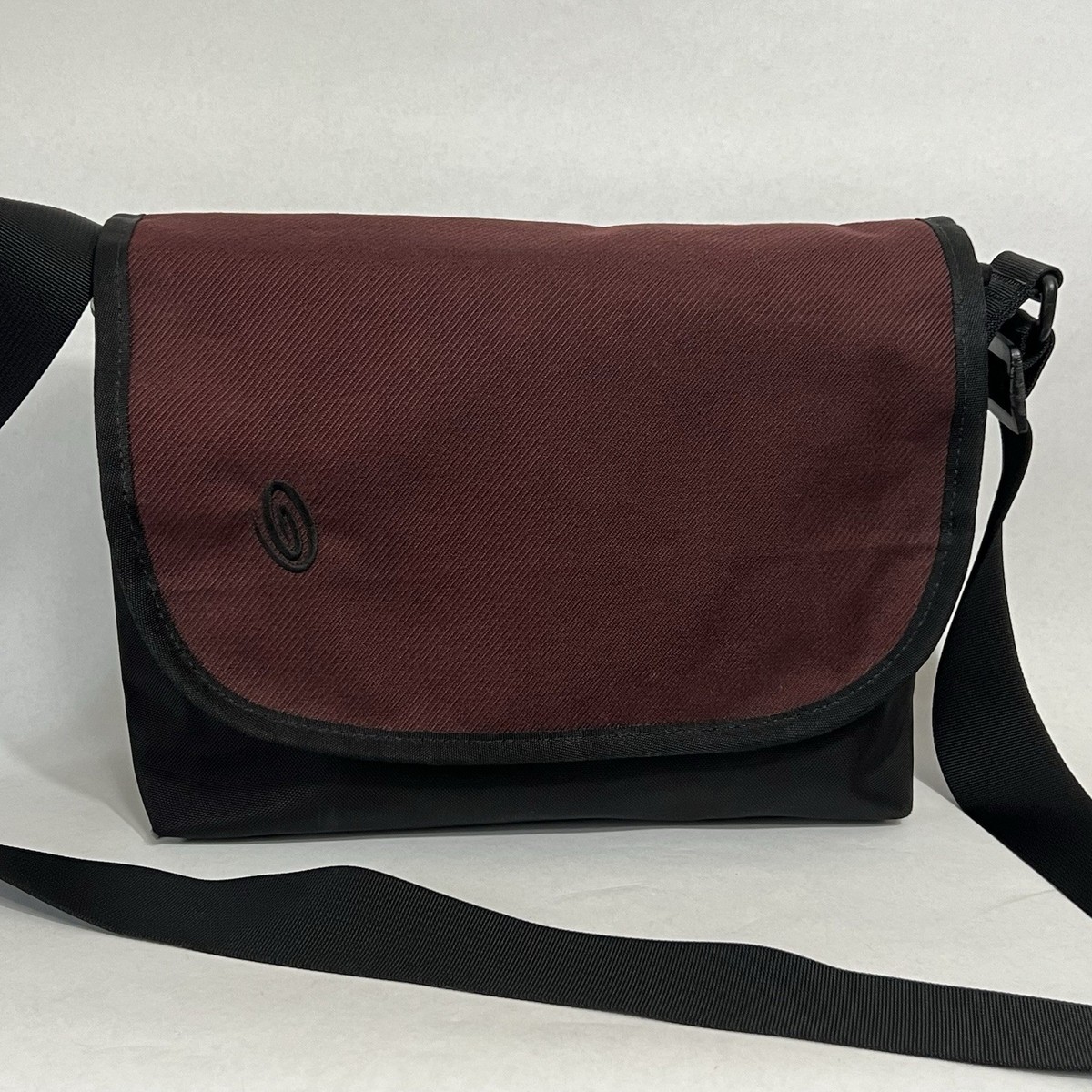 TIMBUK2 Classic Messenger/Laptop Bag Made In USA Maroon And Black