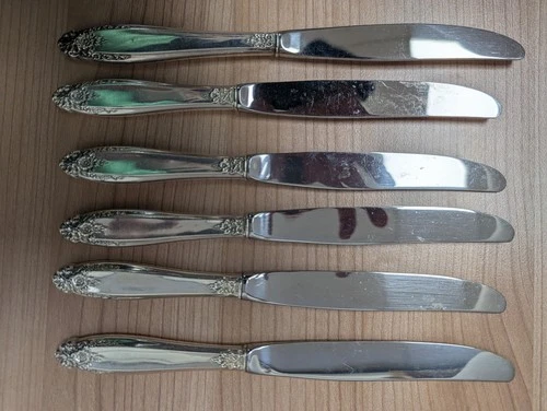 Fourteen International sterling handled knives, scrap or not