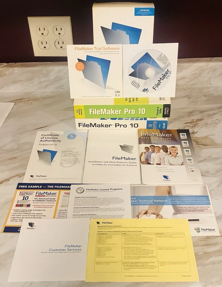 FileMaker Pro 10 Upgrade Confezione 5 Licenze Box Set + 2 Guide Lotto Completo - Immagine 3 di 4