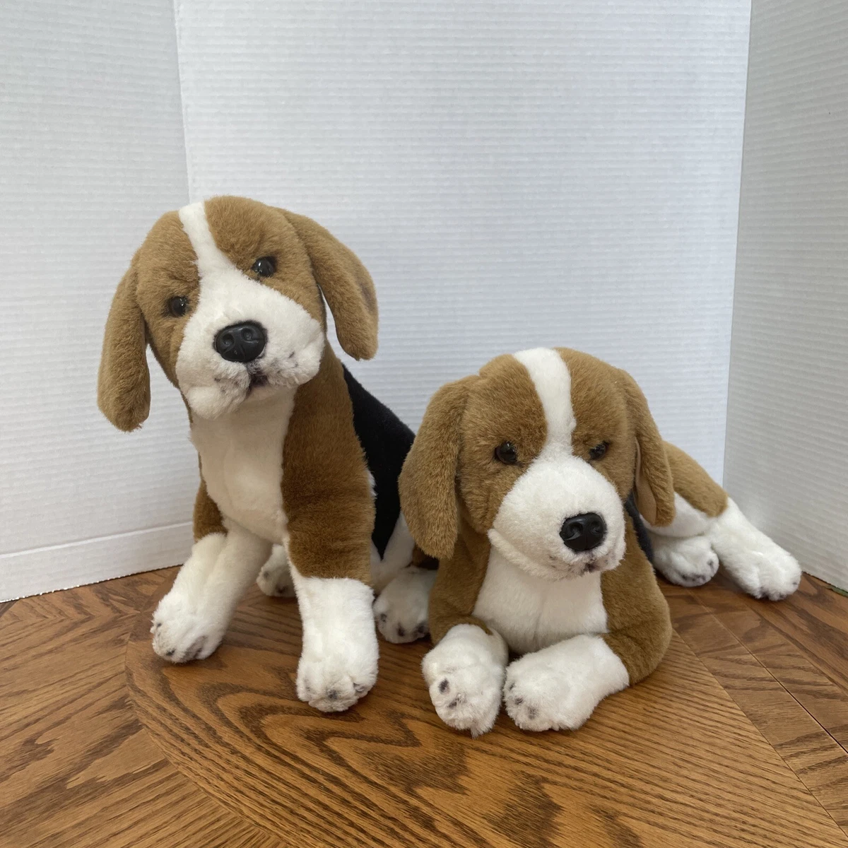 2 E J Classic Plush Dogs Beagle Hound Puppy Size Realistic 1 Sitting 1 Laying