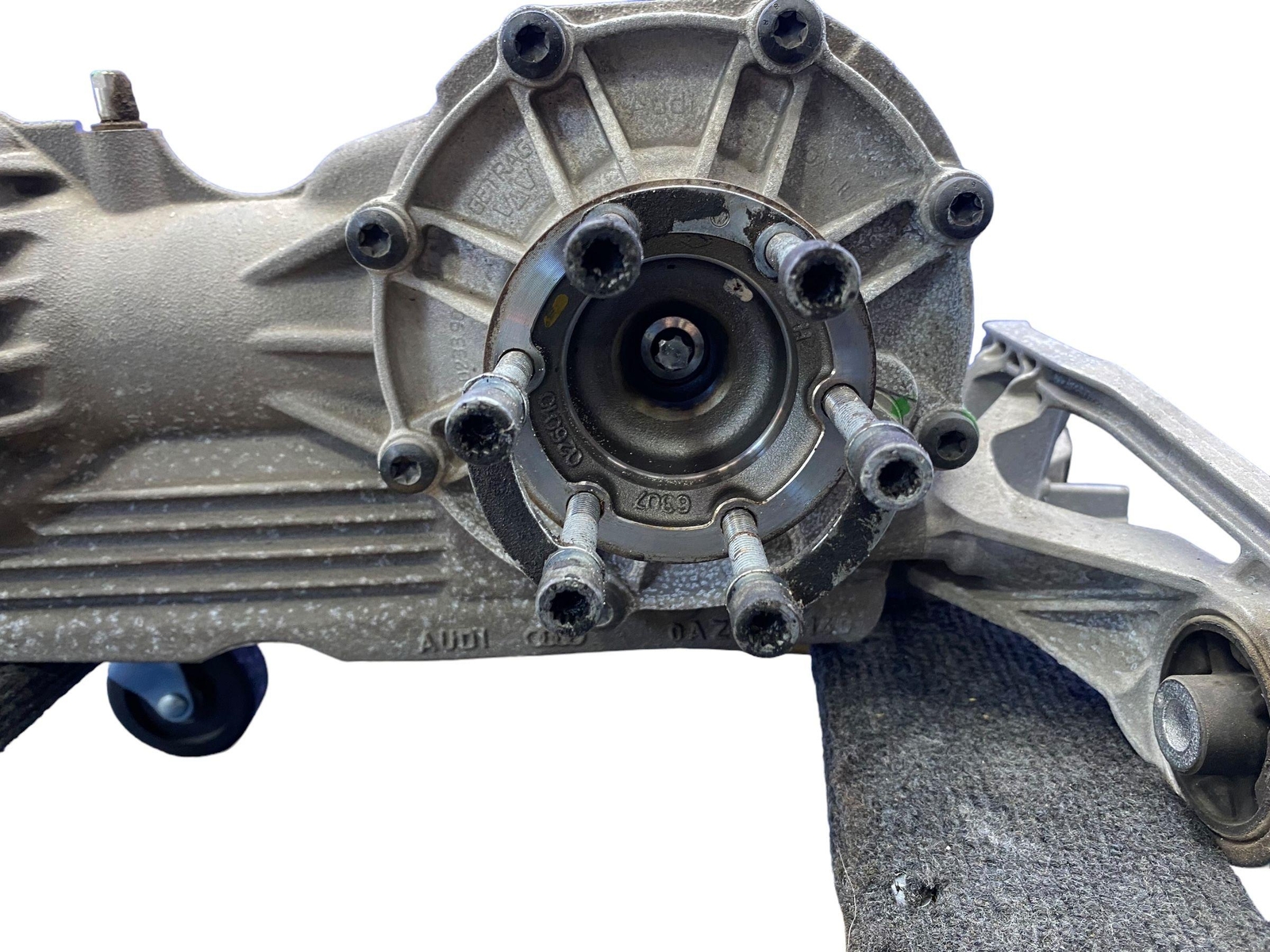 2008-2015 AUDI R8 5.2L V10 AWD FRONT AXLE CARRIER DIFFERENTIAL OEM