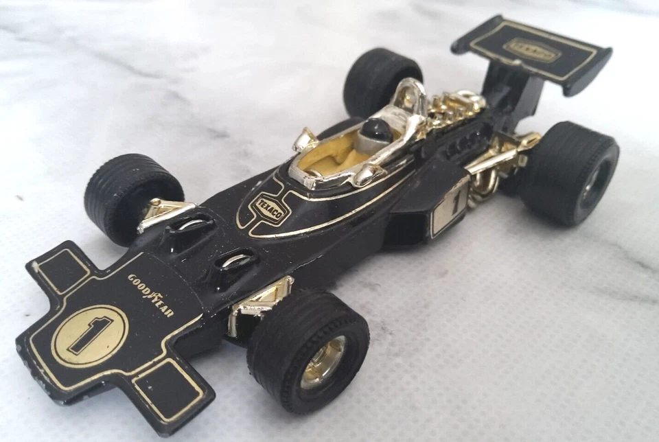 miniature formule 1 CORGI . Lotus JPS. Emerson Fittipaldi - Photo 2/4