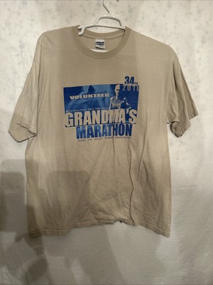 2010 Grandma's Marathon Volunteer Shirt Men's XL Athletic Running 26.2 Duluth