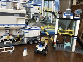 LEGO CITY: Police Command Center (7743) 100% complete w/ MANUALS  AND BOX