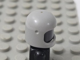 VINTAGE LEGO Old Light Gray Helmet 193a2 w Intact Chin Strap CASTLE 375/6075 EUC