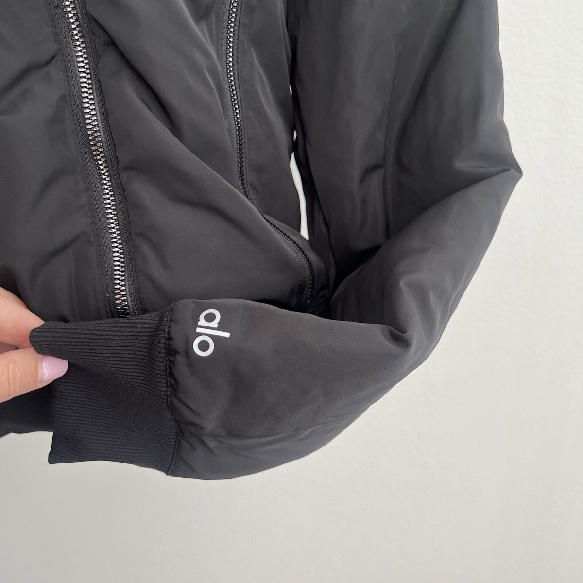 ALO Yoga Jacket NWT Black Large Zippers W4278RG RN#87370 ALO Yoga Jacket NWT Black Large Zippers W4278RG RN#87370