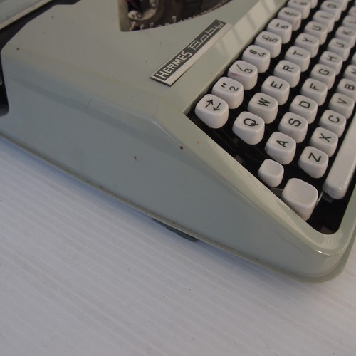 Vintage Hermes Baby (Paillard) typewriter with clip-on cover - Picture 8 of 16