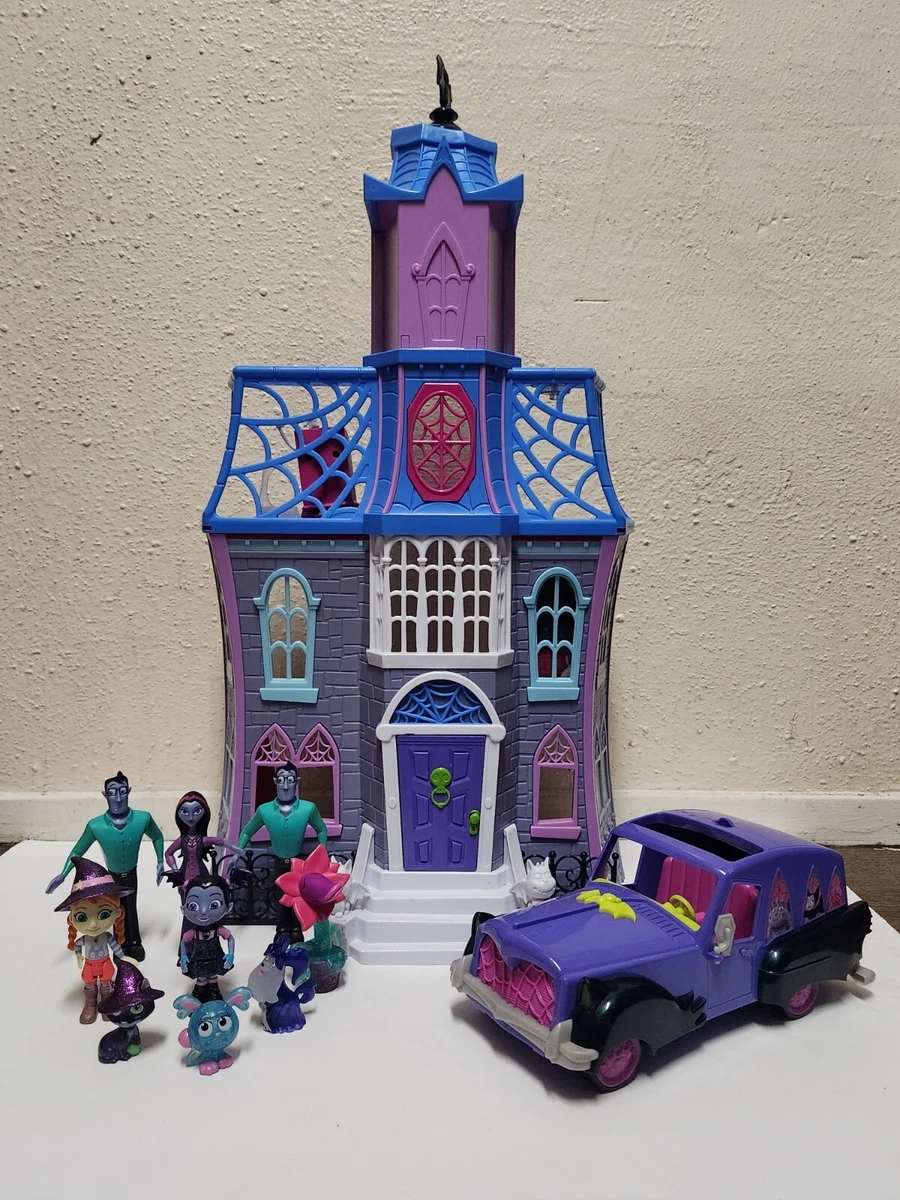 Disney Junior Vampirina Scare B & B Playset 