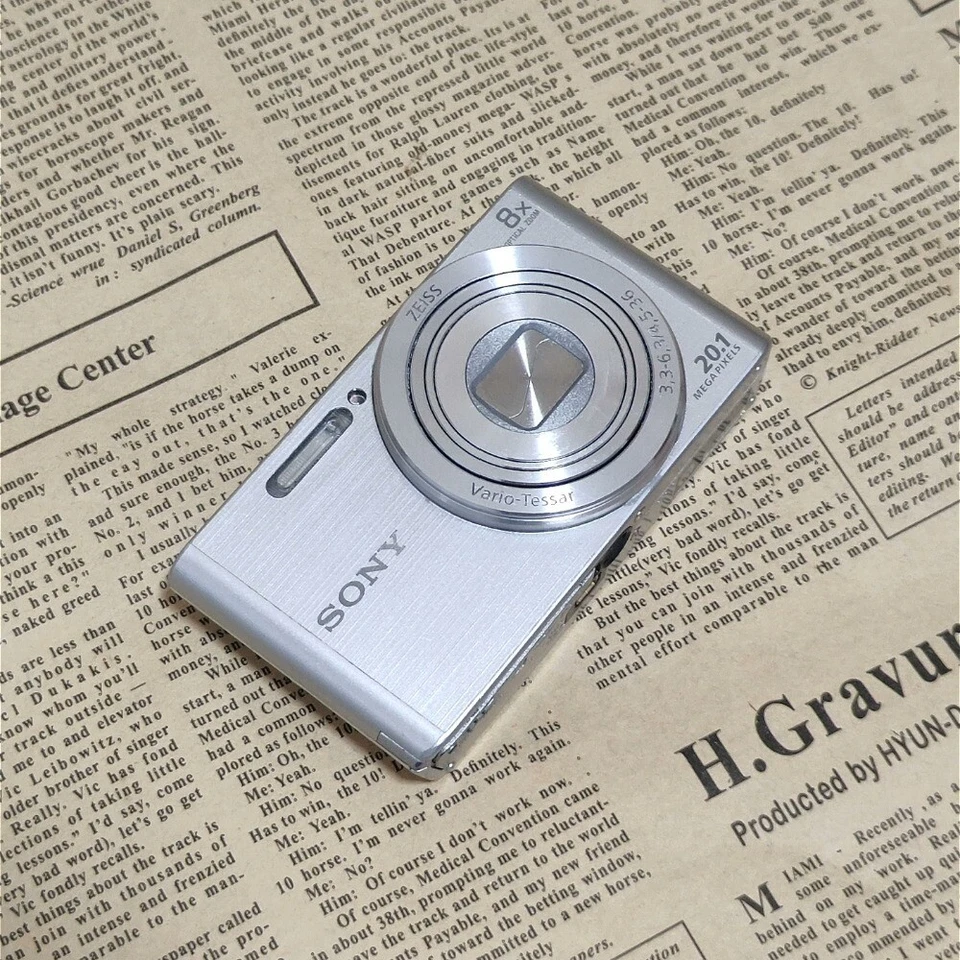 Sony Cyber-Shot DSC-W830 Digital Camera 8x Optical Zoom with Accessories Silver - Image 4 of 4