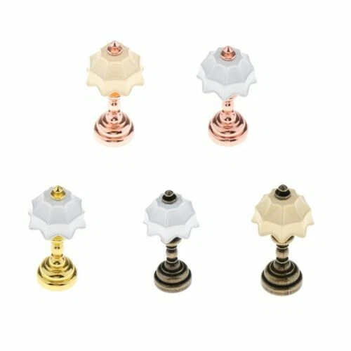 Luci e lampade in plastica scala 1:12 per case di bambole e miniature