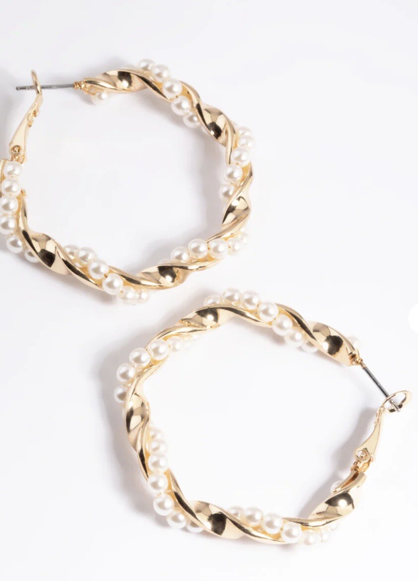 Elegant Gold Hoop Earrings Featuring Stunning Pearl Accents-image