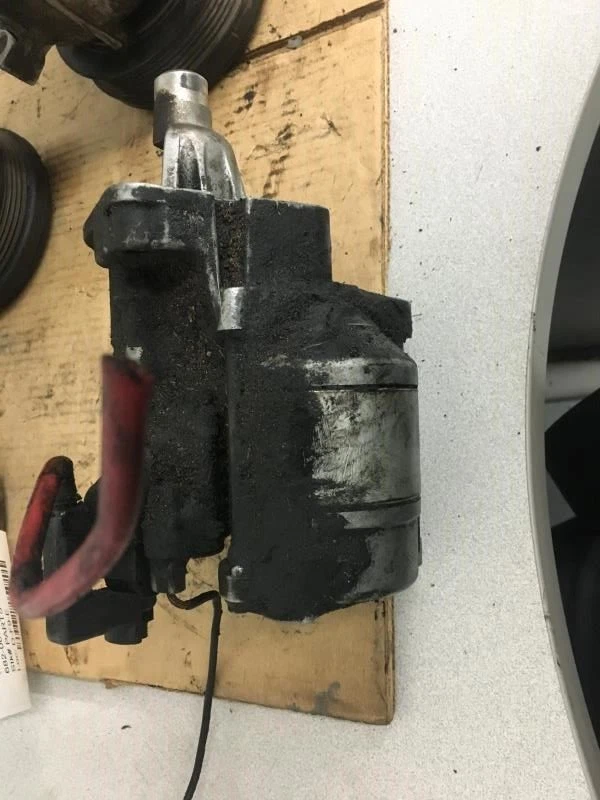 Motor de arranque compatible con 96-00 CARAVANA 39406 Foto 2 de 3