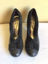Womens Poetic License London Black Bow Closed Toe Block Heel Pump Size 8.5