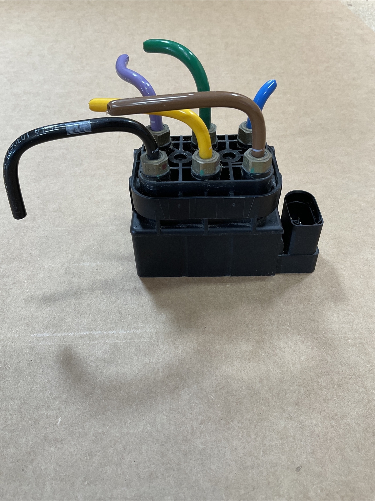 20122016 Tesla Model S Air Suspension Compressor Pump Module, OEM,P