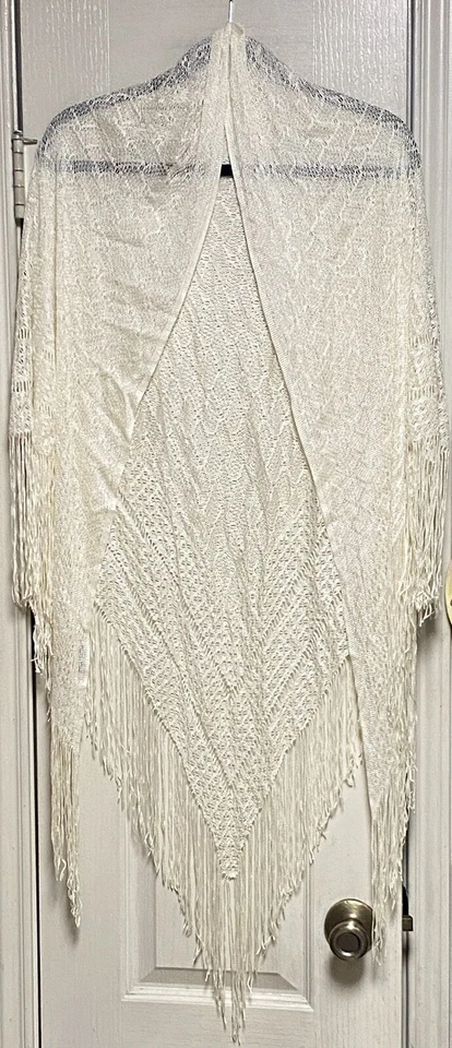 Vintage 100% Rayon ENGLISH VILLAGE Crochet Lace Fringed Shawl Made In Japan - Image 2 of 4