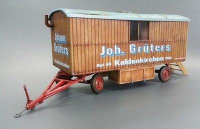 Plus Model 504 - 1:35 Caravan - Neu