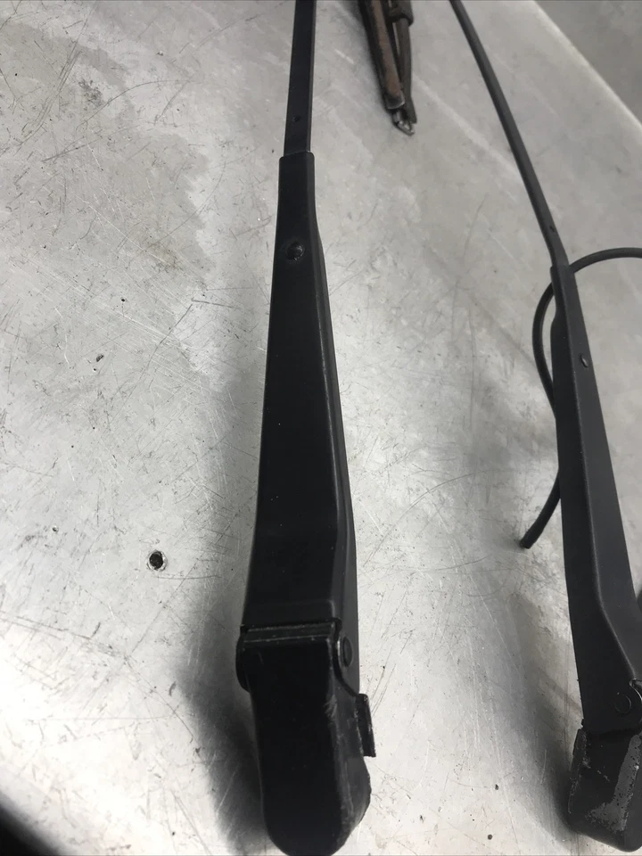 84-94 CHEVROLET CORVETTE C4 SET OF 2 FRONT LEFT & RIGHT WINDSHIELD WIPER ARM OEM - Image 2 of 4