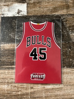 2016-17 Panini Threads - Team Threads Rookie Die-Cuts Denzel Valentine #12 (RC)