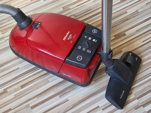 Miele Staubsauger Tango Plus S381 plus Zubehör Bodenstaubsauger S 381 mit 1800W