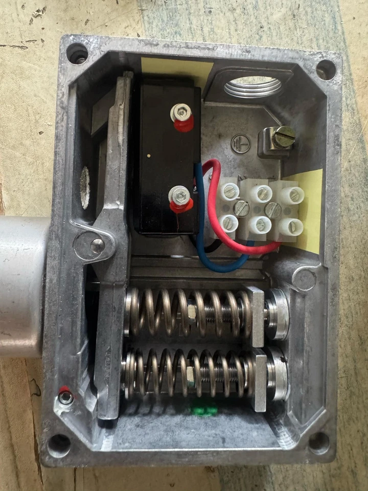 Pressure Switch - Image 4 of 4