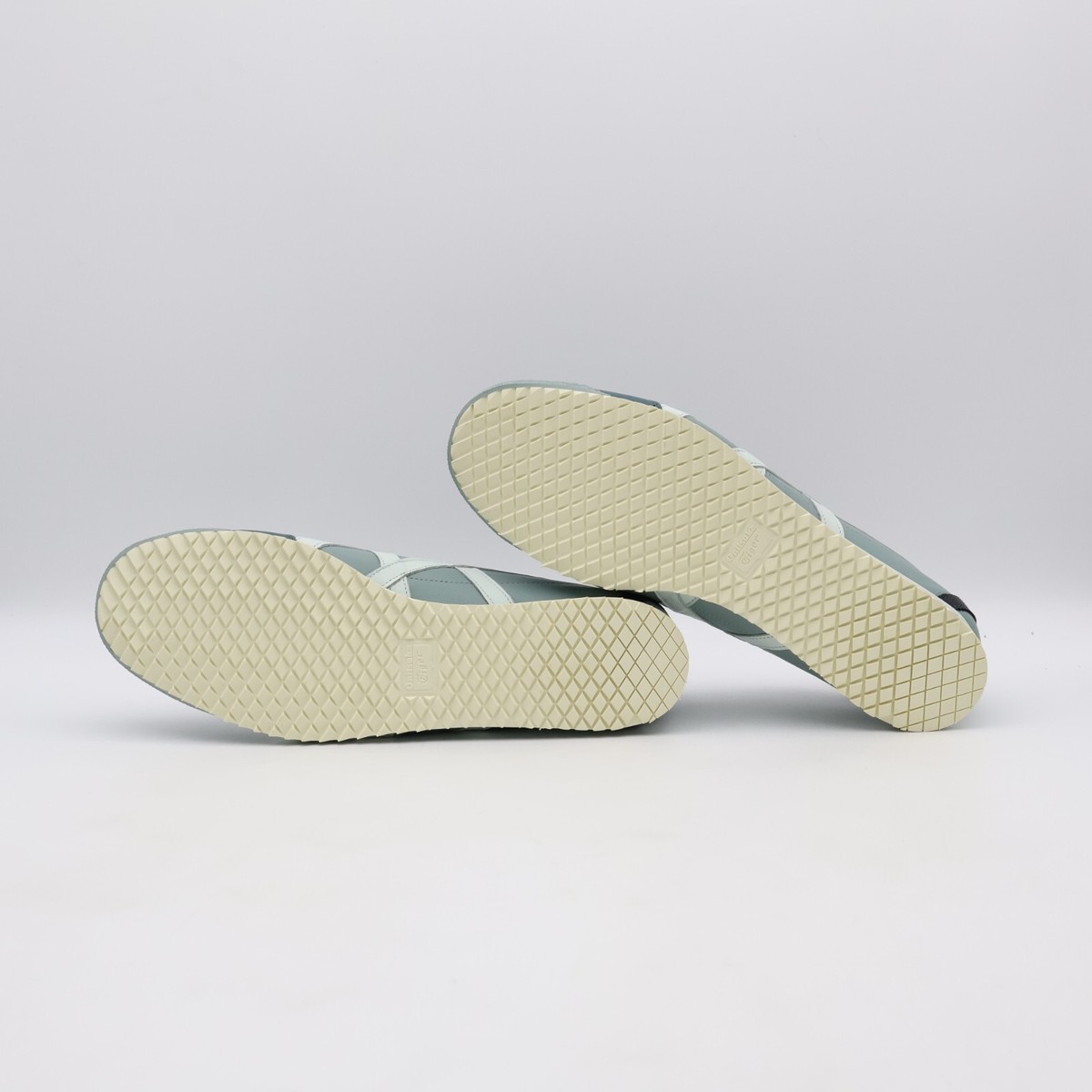 1183A872-402 Onitsuka Tiger MEXICO 66 SD OCEAN HAZE PALE