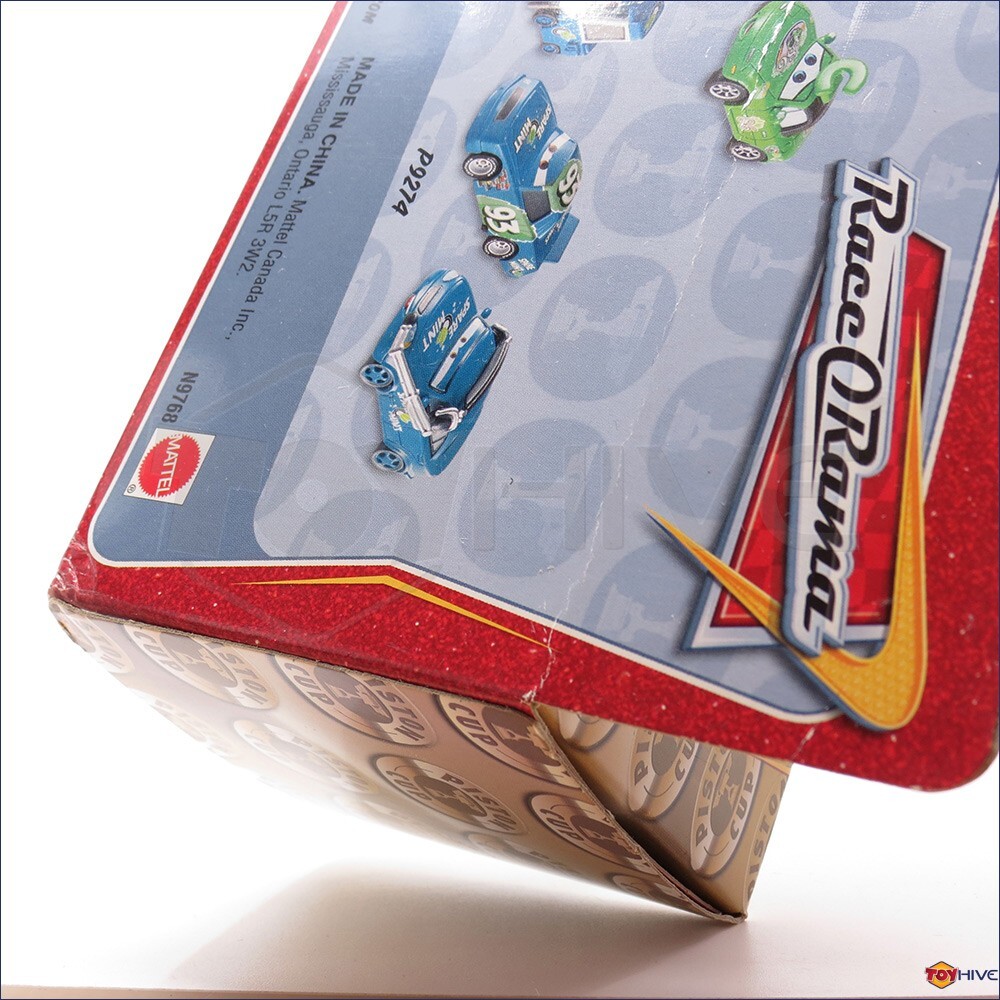 ミニカー Disney PIXAR CARS 3-CAR GIFT PACK 2011 Disney Pixar Cars Chick Hicks 3-Car Gift Pack green Fan Mia Tia by