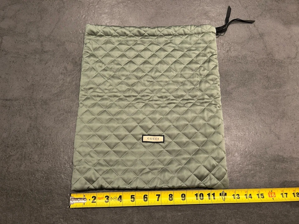 Подлинный стеганый мешок для пыли GUCCI с подкладкой атласный зеленый шалфей 12 X 15 дюймов - Изображение 2 из 4