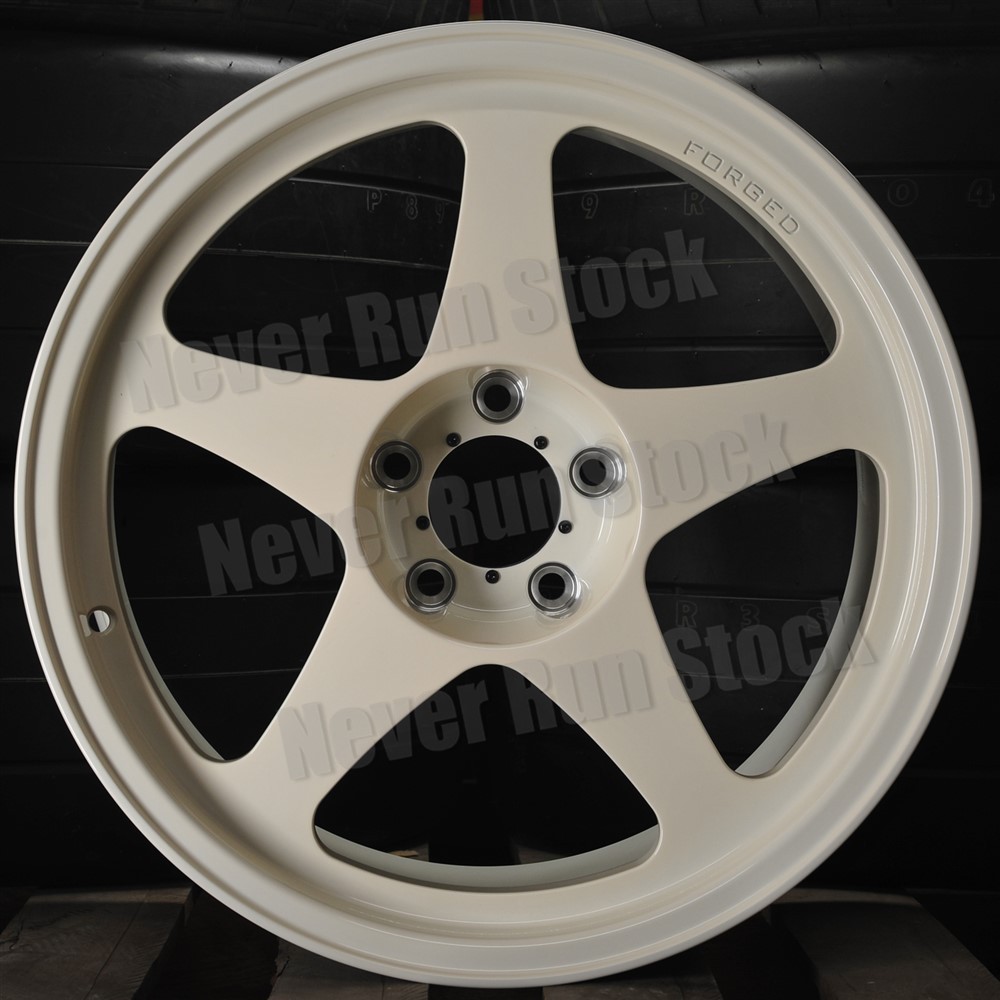 18.5LBS R6061 18x8.5 5x114.3 +35 CHAMPIONSHIP WHITE 5 SPOKES