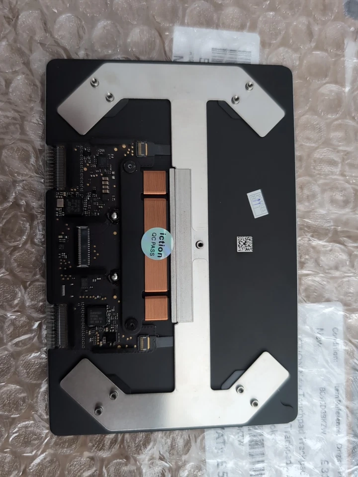 For Apple MacBook Air 13' A1932 Trackpad Touchpad - Silver - Image 2 of 3